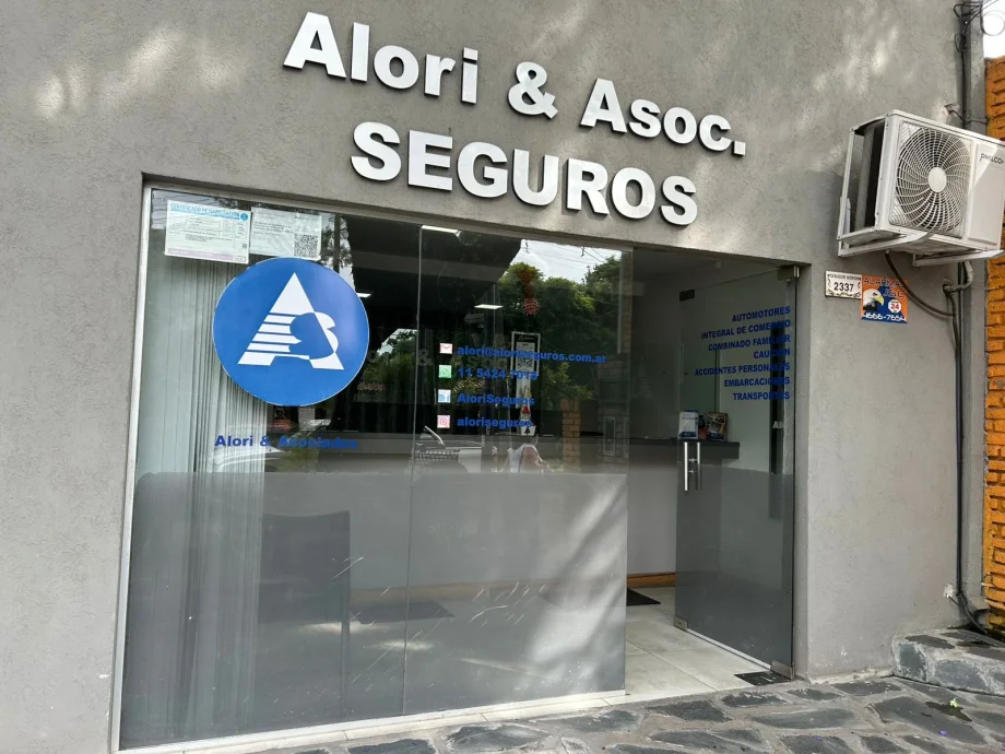 Fachada de la oficina de Alori & Asociados en Av. Senador Morón 2343, Bella Vista